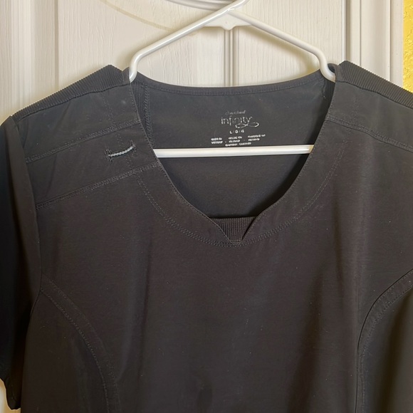 Vera Bradley sz L silky scrub pants and szL Cherokee infinity silky top - Picture 2 of 8